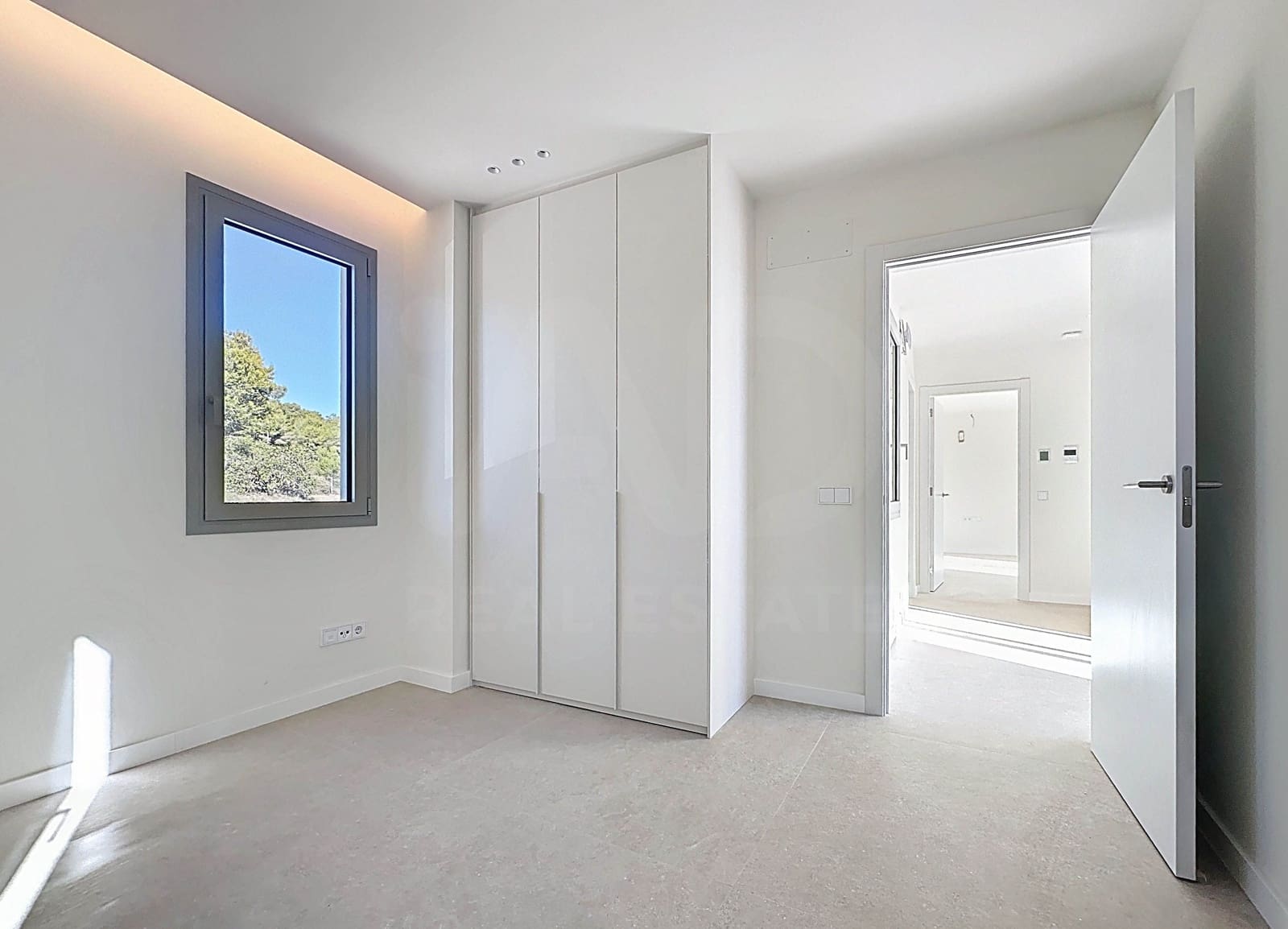 5 bedroom Villa for sale in Sitges with pool garage - € 2,690,000 (Ref: 9988591)