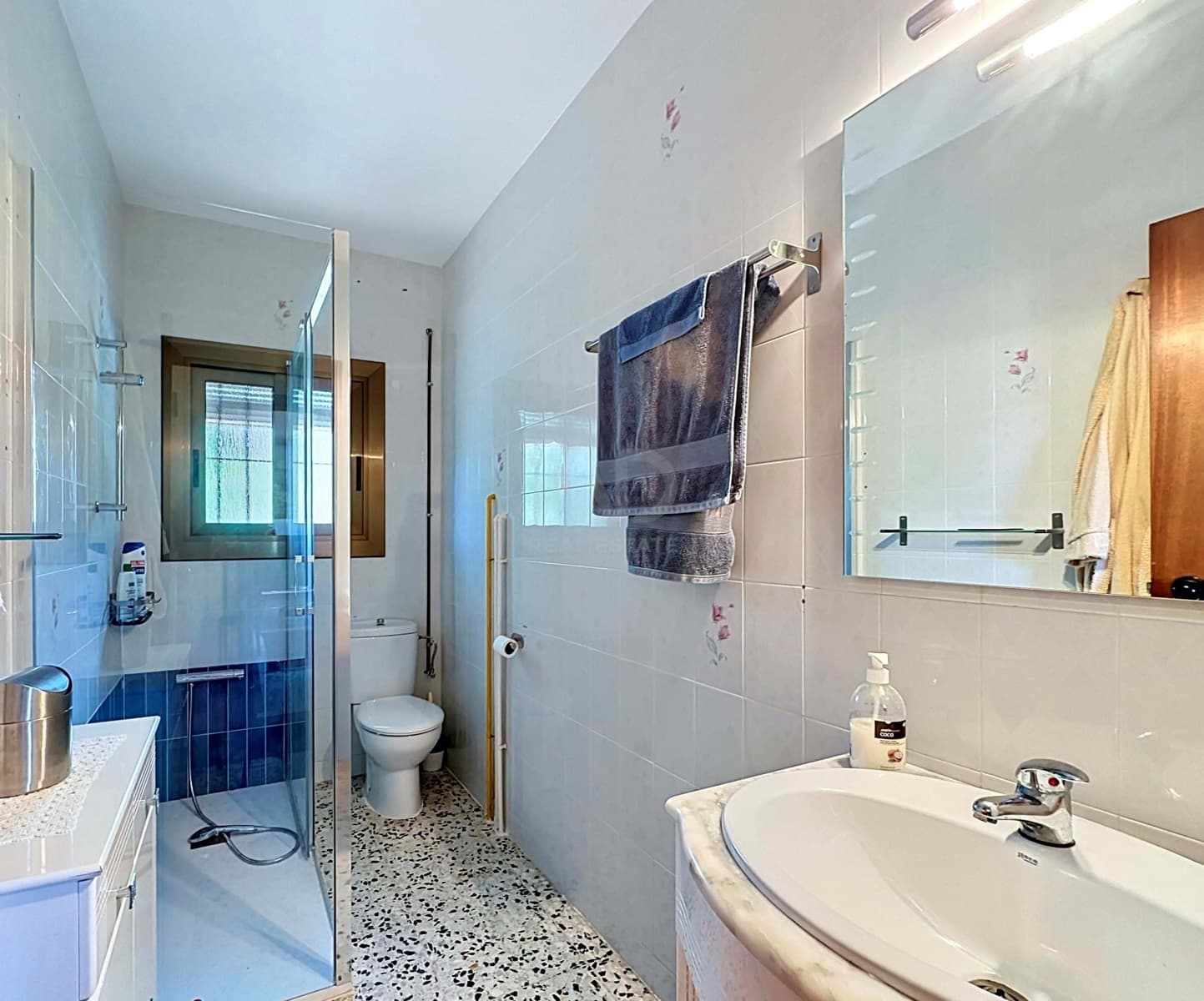 4 soverom Hus til salgs i Barcelona by med svømmebasseng garasje - € 365 000 (Ref: 9988596)