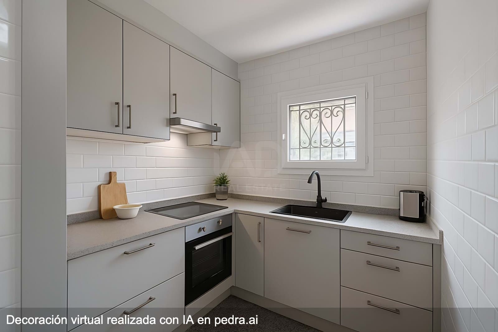 4 soverom Hus til salgs i Barcelona by med svømmebasseng garasje - € 365 000 (Ref: 9988596)