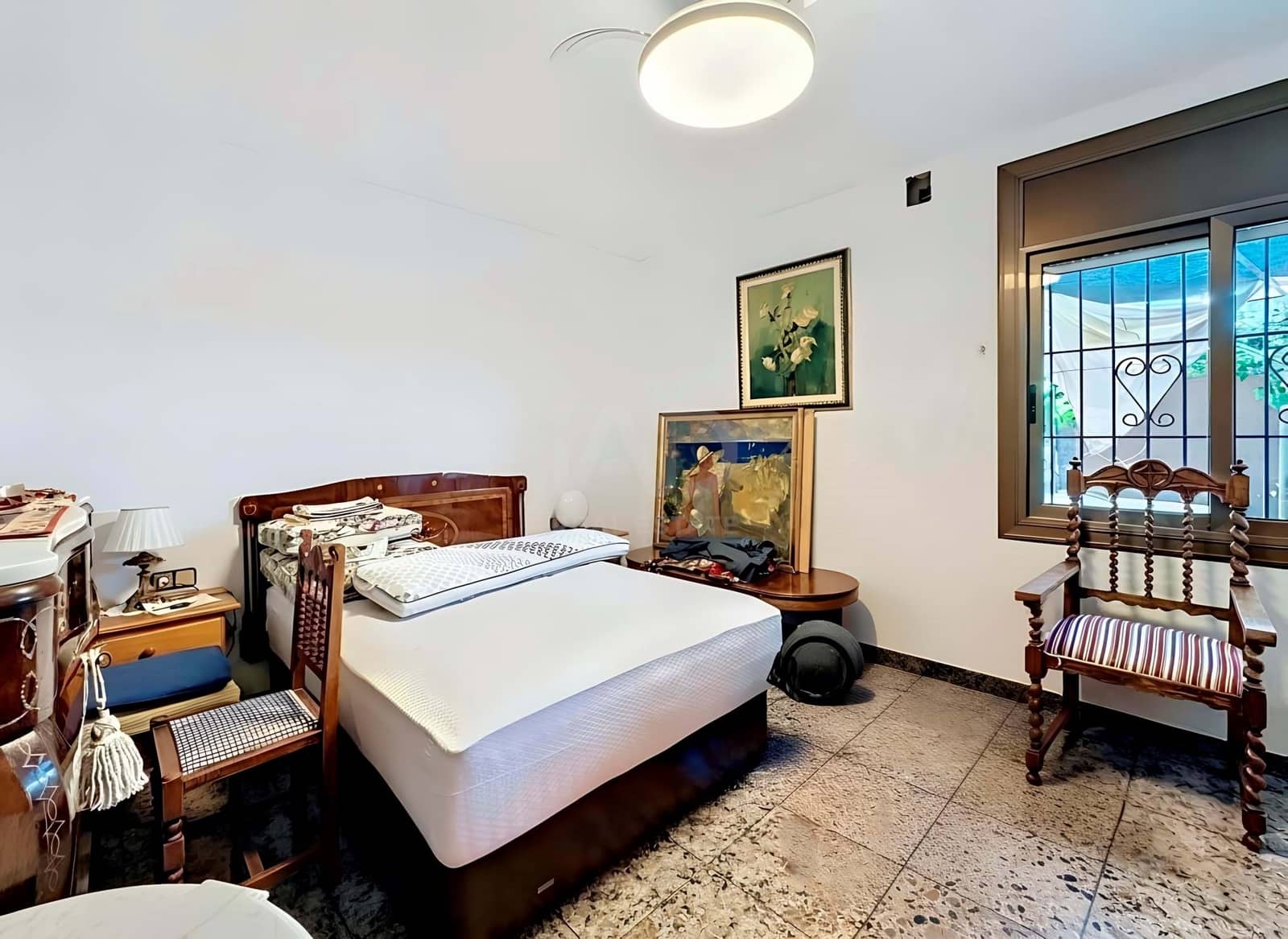 4 soverom Hus til salgs i Barcelona by med svømmebasseng garasje - € 365 000 (Ref: 9988596)