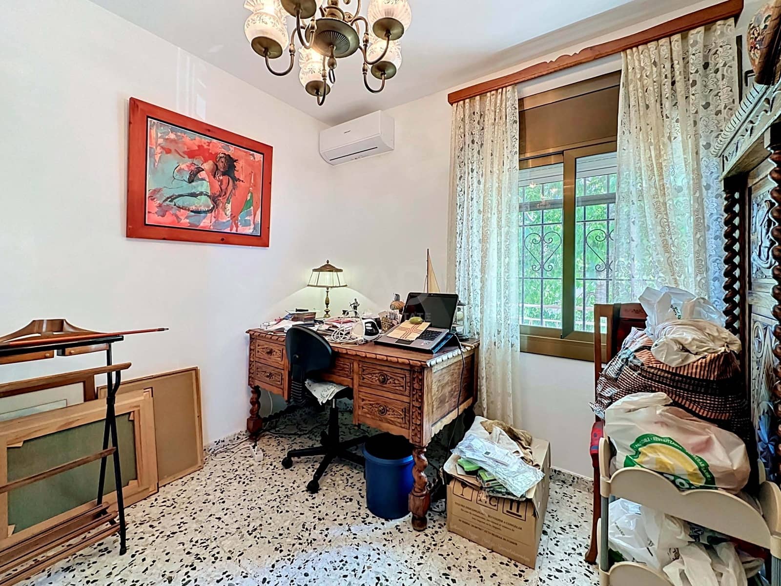 4 soverom Hus til salgs i Barcelona by med svømmebasseng garasje - € 365 000 (Ref: 9988596)
