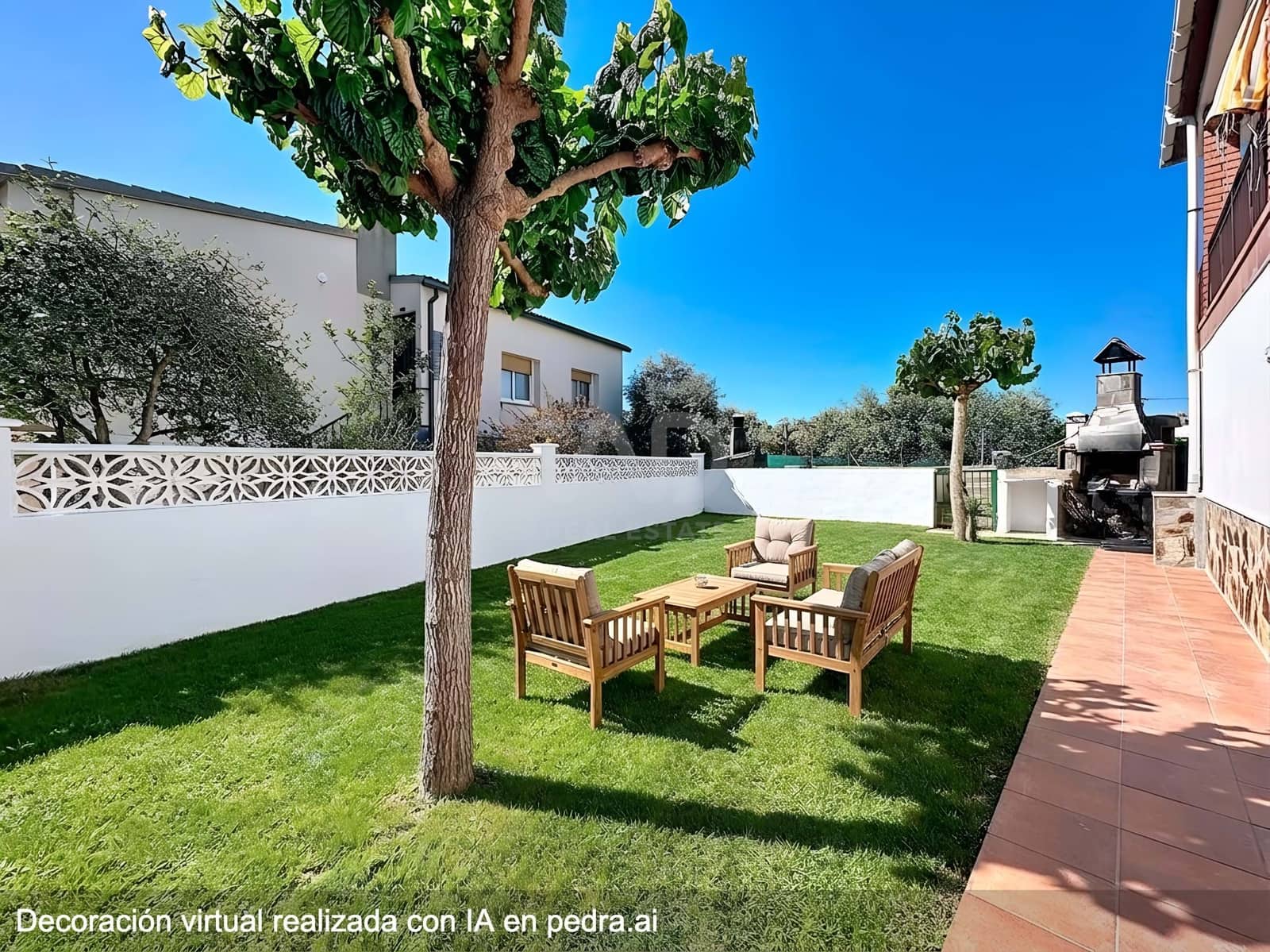 4 soverom Hus til salgs i Barcelona by med svømmebasseng garasje - € 365 000 (Ref: 9988596)