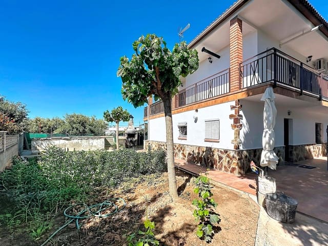 4 camera da letto Casa in vendita in Vilanova i la Geltrú con piscina garage - 365.000 € (Rif: 9988596)