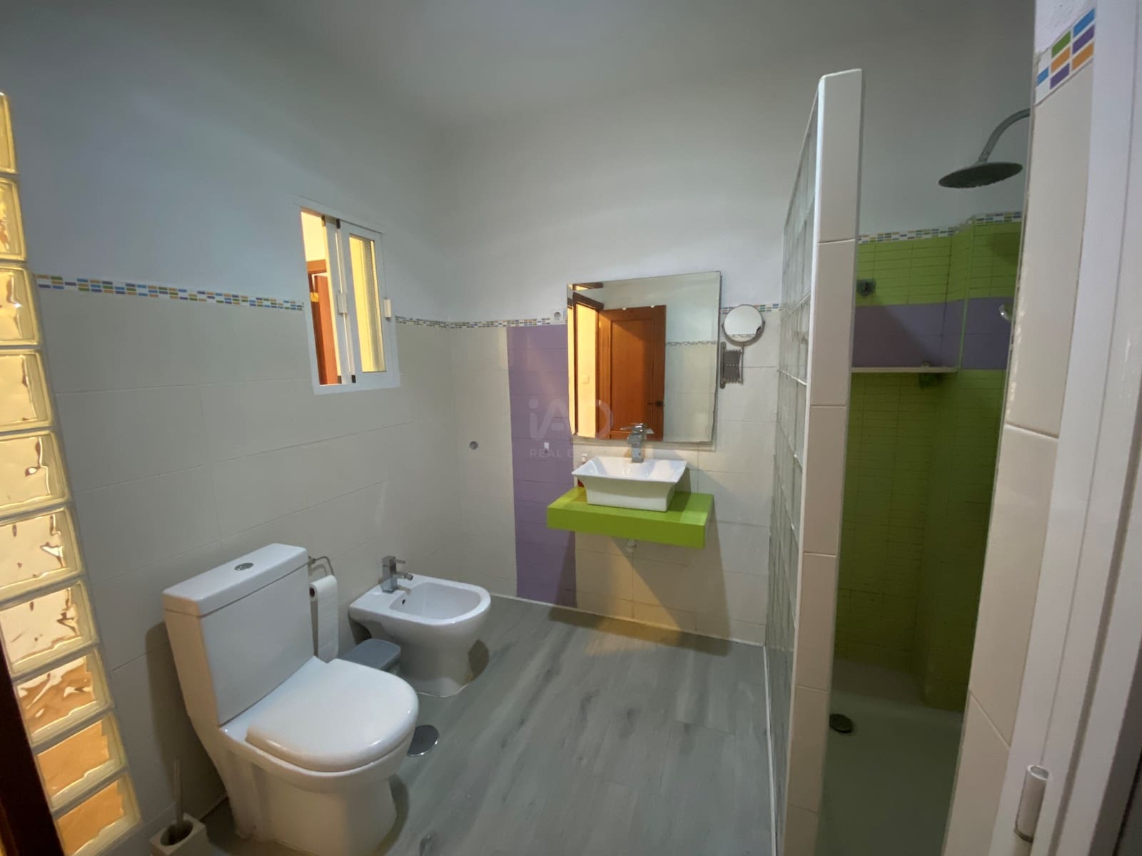 Adosado de 6 habitaciones en Cádiz ciudad en venta - 270.000 € (Ref: 9988597)