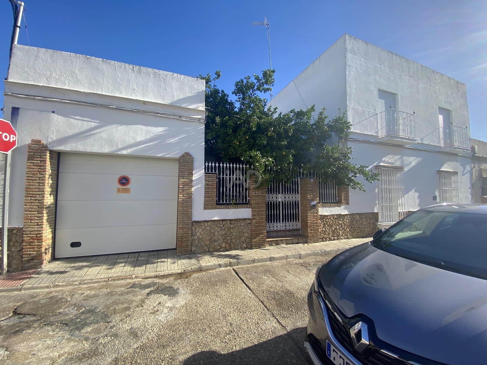 Adosado de 6 habitaciones en Cádiz ciudad en venta - 270.000 € (Ref: 9988597)