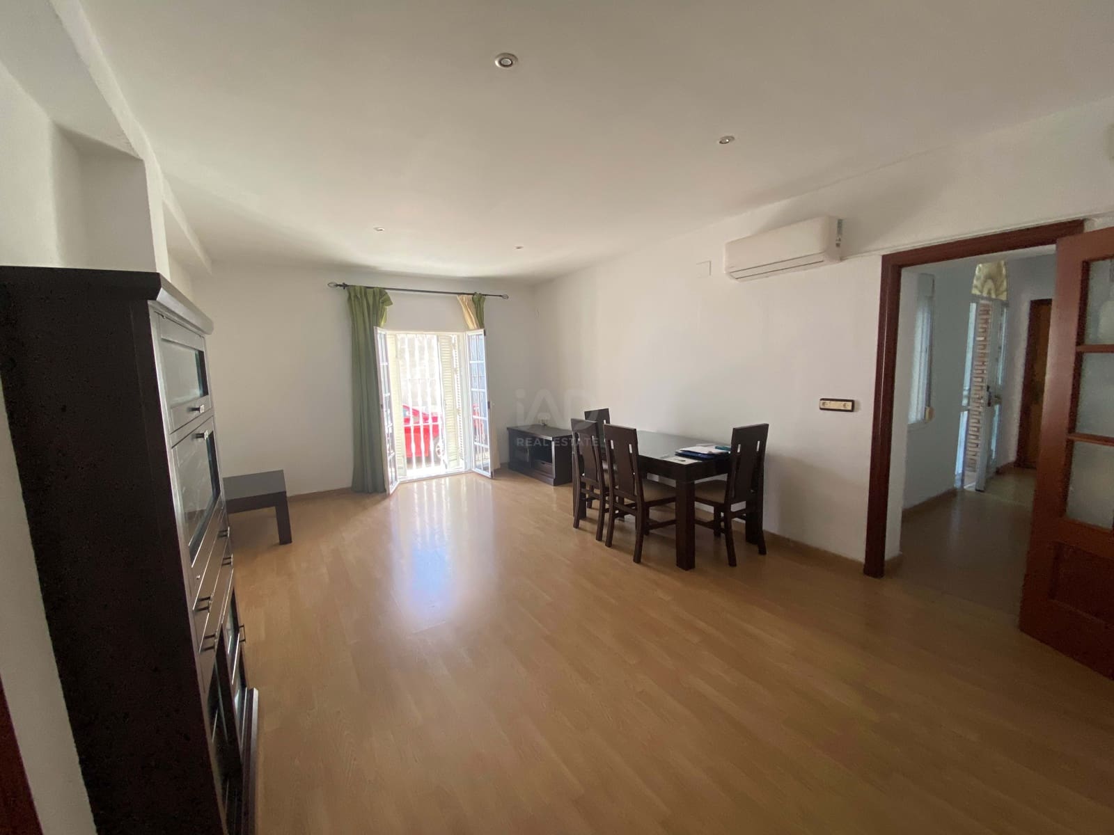 Adosado de 6 habitaciones en Cádiz ciudad en venta - 270.000 € (Ref: 9988597)