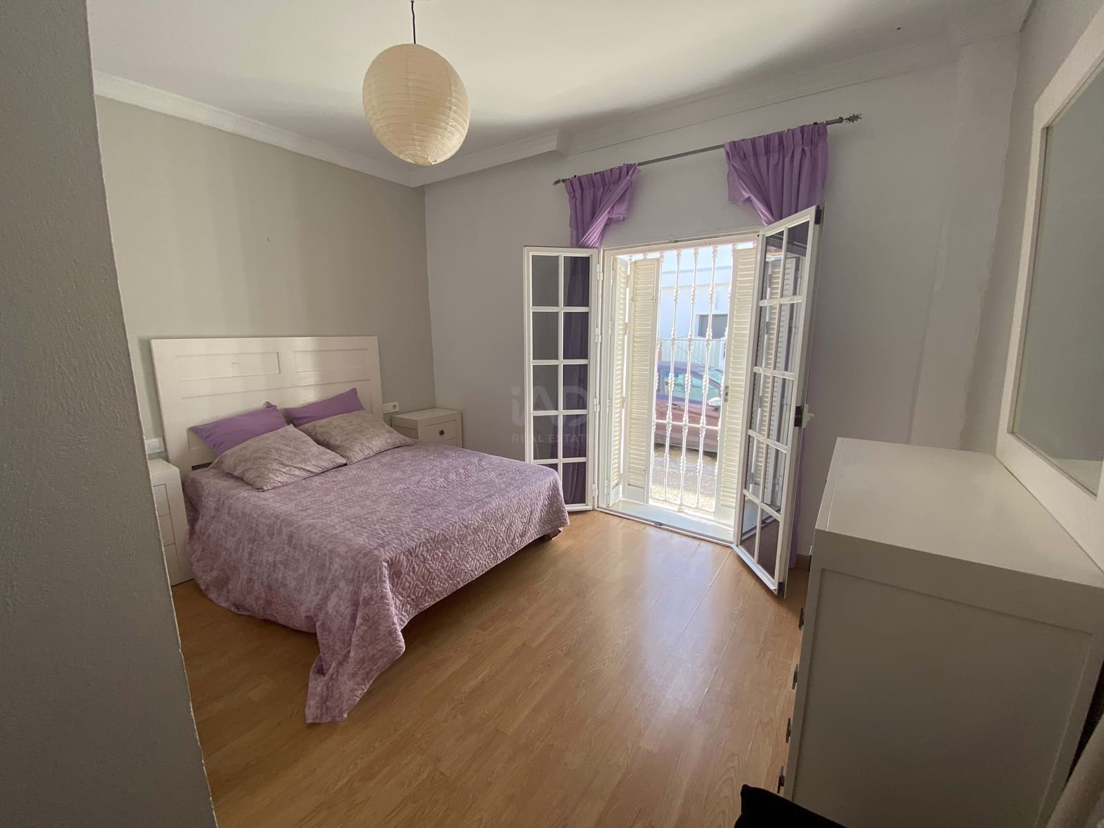 Adosado de 6 habitaciones en Cádiz ciudad en venta - 270.000 € (Ref: 9988597)
