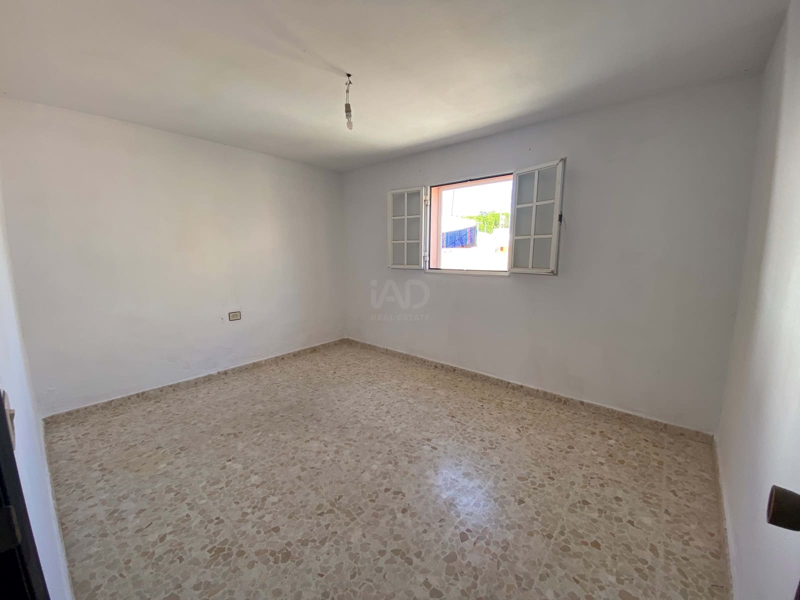 Adosado de 6 habitaciones en Cádiz ciudad en venta - 270.000 € (Ref: 9988597)