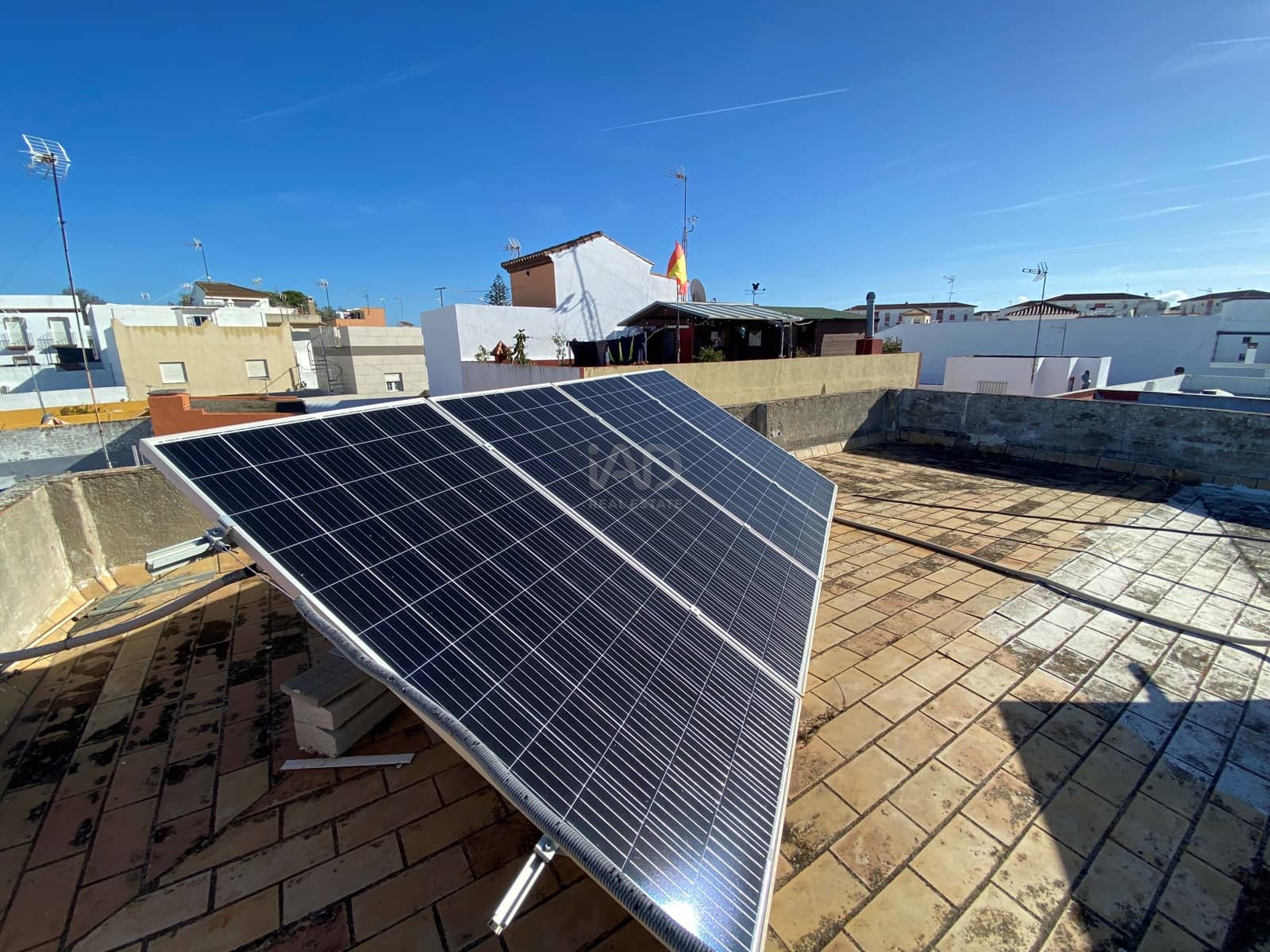 Adosado de 6 habitaciones en Cádiz ciudad en venta - 270.000 € (Ref: 9988597)