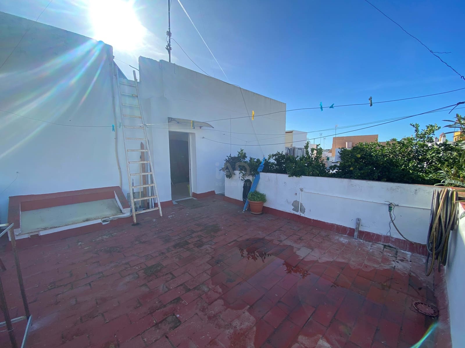 Adosado de 6 habitaciones en Cádiz ciudad en venta - 270.000 € (Ref: 9988597)