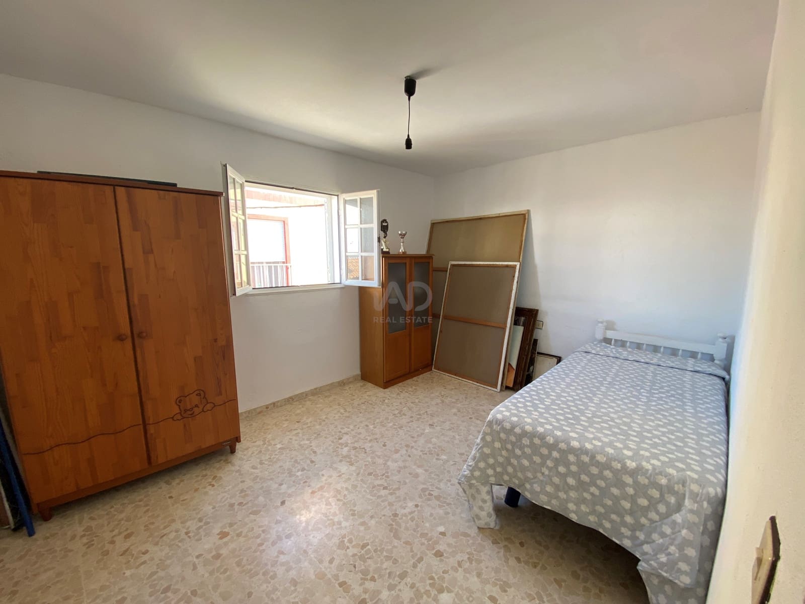 Adosado de 6 habitaciones en Cádiz ciudad en venta - 270.000 € (Ref: 9988597)