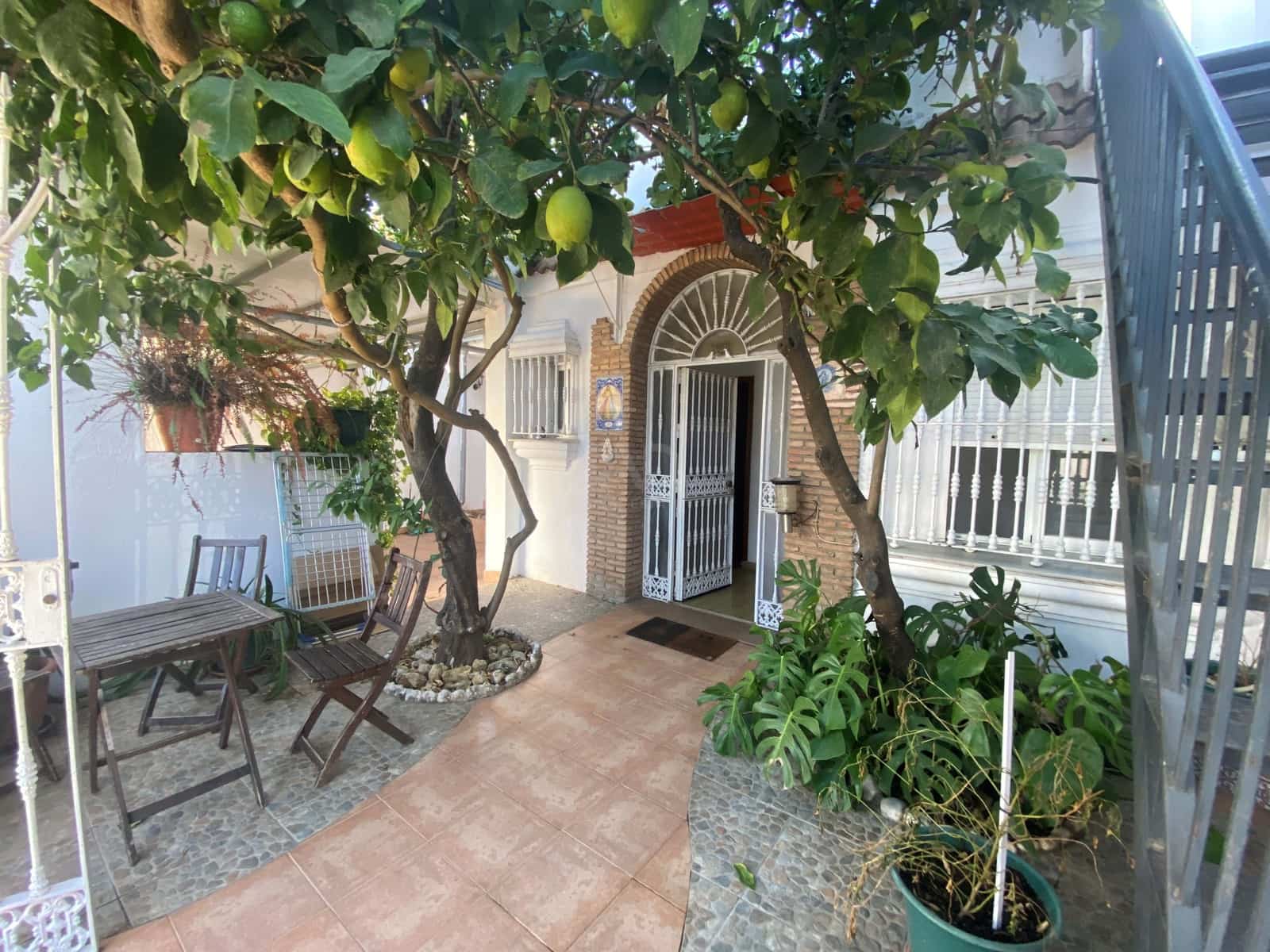 Adosado de 6 habitaciones en Cádiz ciudad en venta - 270.000 € (Ref: 9988597)