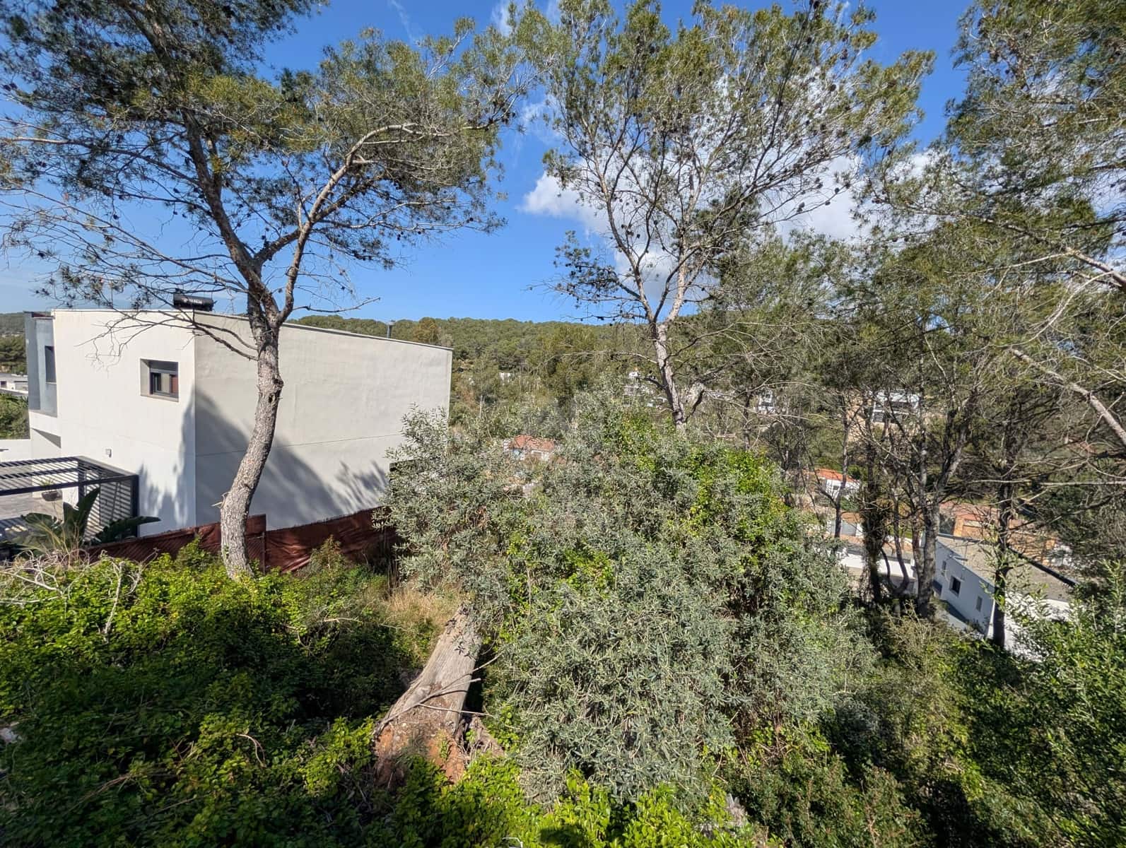 Terrain à Bâtir à vendre à Barcelone ville - 137 000 € (Ref: 9988603)