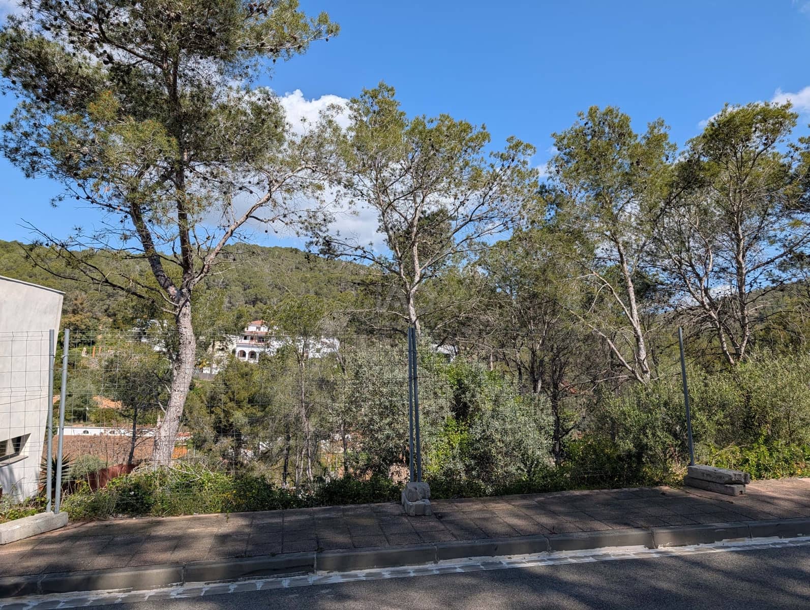 Terrain à Bâtir à vendre à Barcelone ville - 137 000 € (Ref: 9988603)