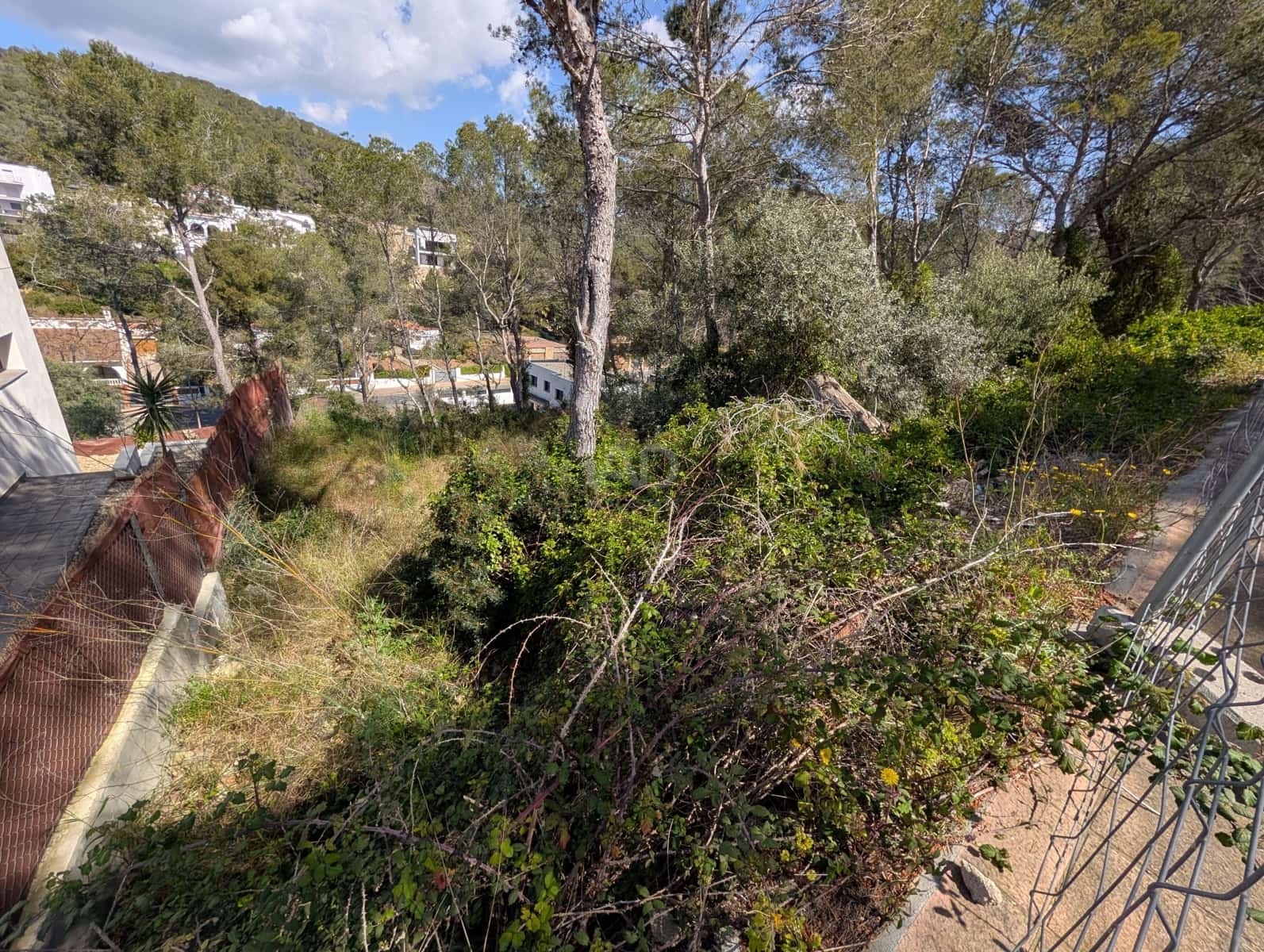 Terrain à Bâtir à vendre à Barcelone ville - 137 000 € (Ref: 9988603)