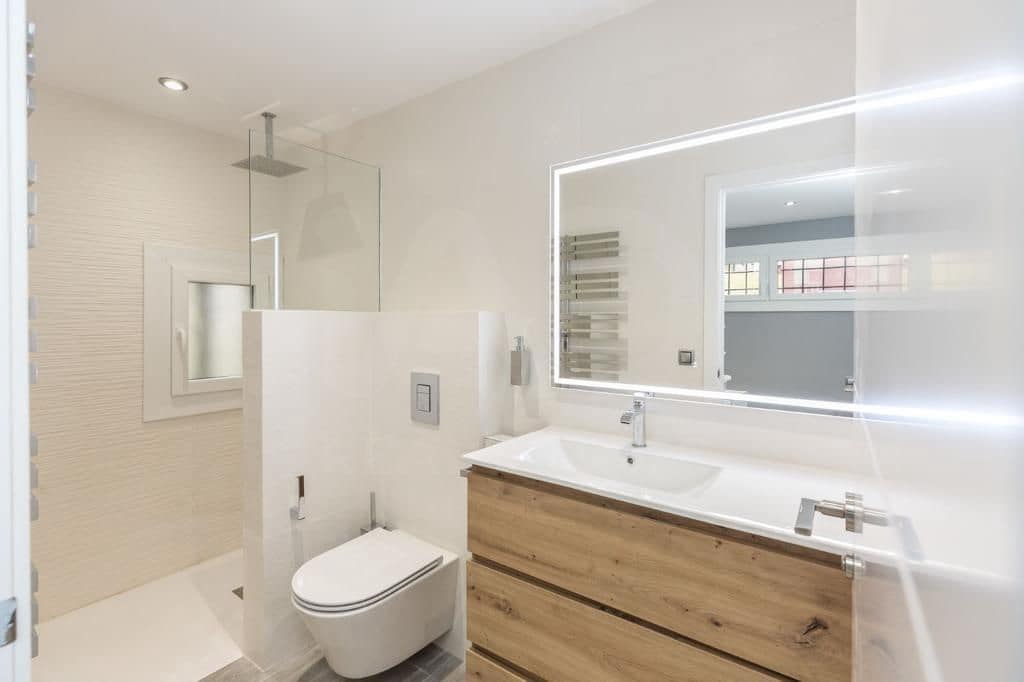 3 bedroom Apartment for sale in Alp with garage - € 450,000 (Ref: 9988608)