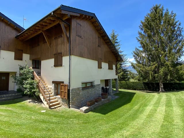 3 bedroom Apartment for sale in Alp with garage - € 450,000 (Ref: 9988608)