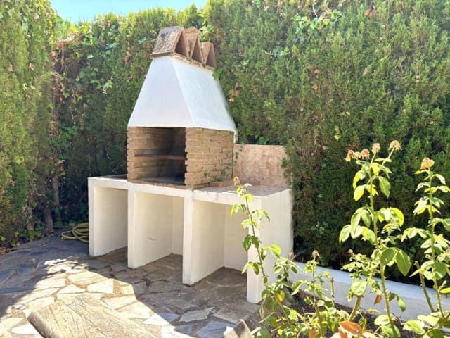 4 soveværelse Rækkehus til salg i Chaparil - Torrecilla - Punta Lara, Nerja med swimmingpool - € 440.000 (Ref: 9988609)