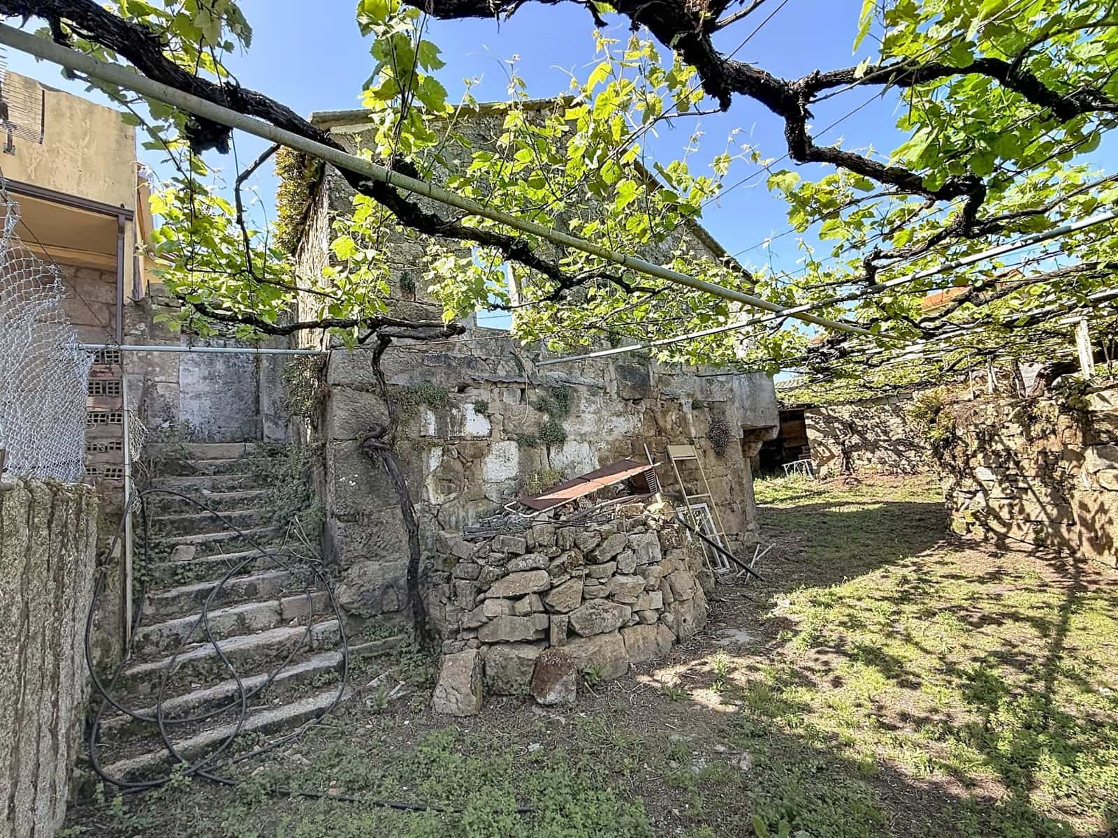 4 Zimmer Haus zu verkaufen in Pontevedra Stadt mit Garage - 125.000 € (Ref: 9988612)
