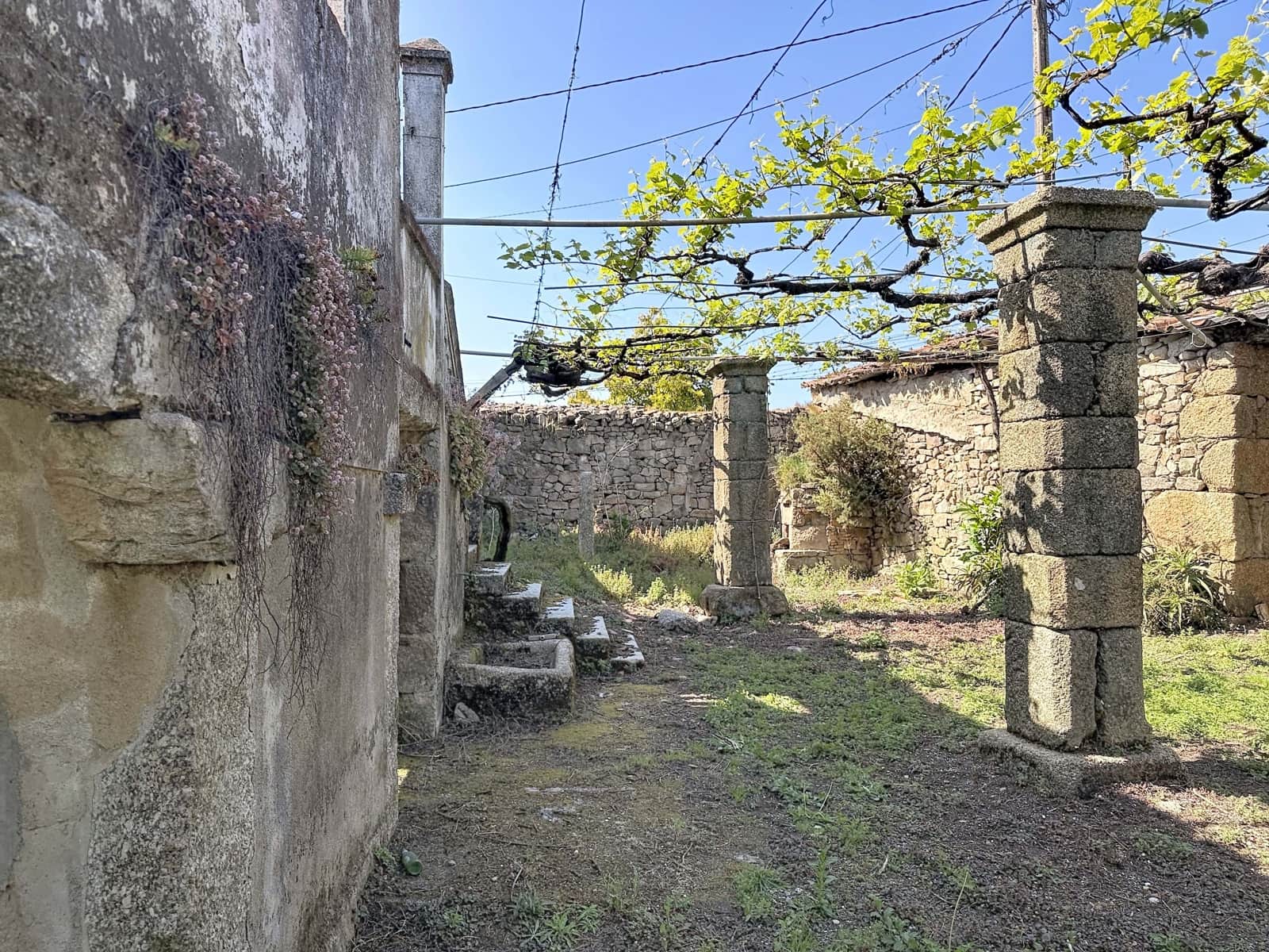 4 Zimmer Haus zu verkaufen in Pontevedra Stadt mit Garage - 125.000 € (Ref: 9988612)