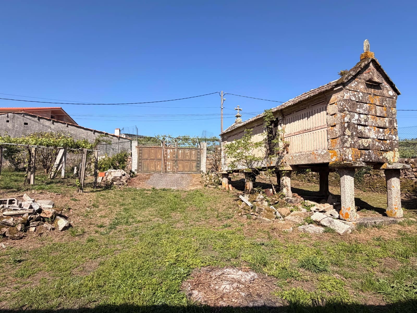 4 Zimmer Haus zu verkaufen in Pontevedra Stadt mit Garage - 125.000 € (Ref: 9988612)