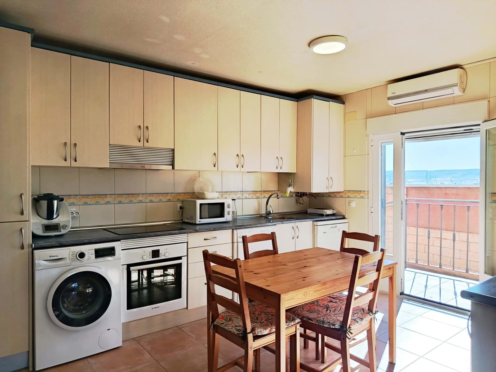 4 sypialnia Dom na sprzedaż w Miasto Madryt z garażem - 495 000 € (Ref: 9988615)