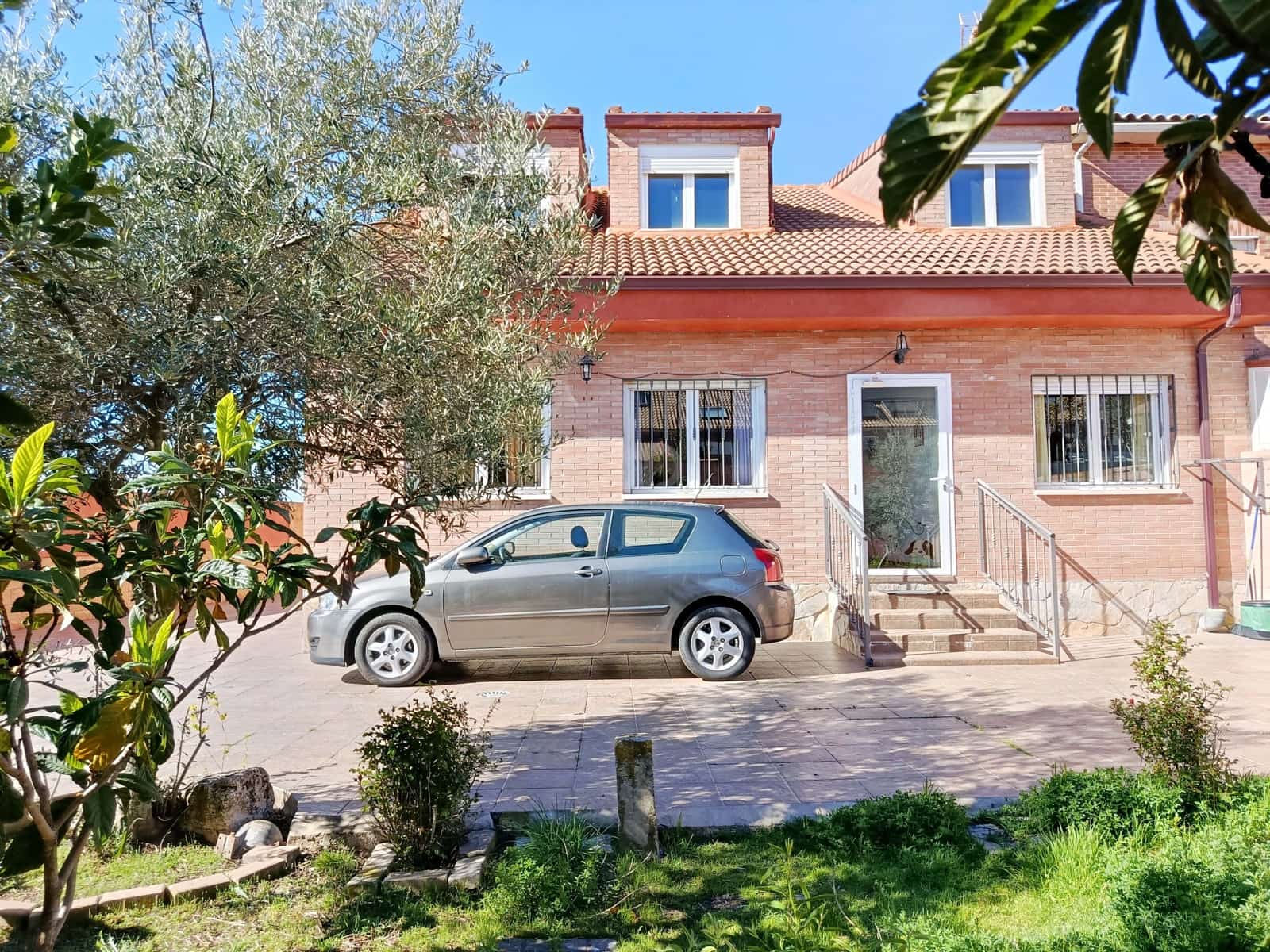 4 sypialnia Dom na sprzedaż w Miasto Madryt z garażem - 495 000 € (Ref: 9988615)