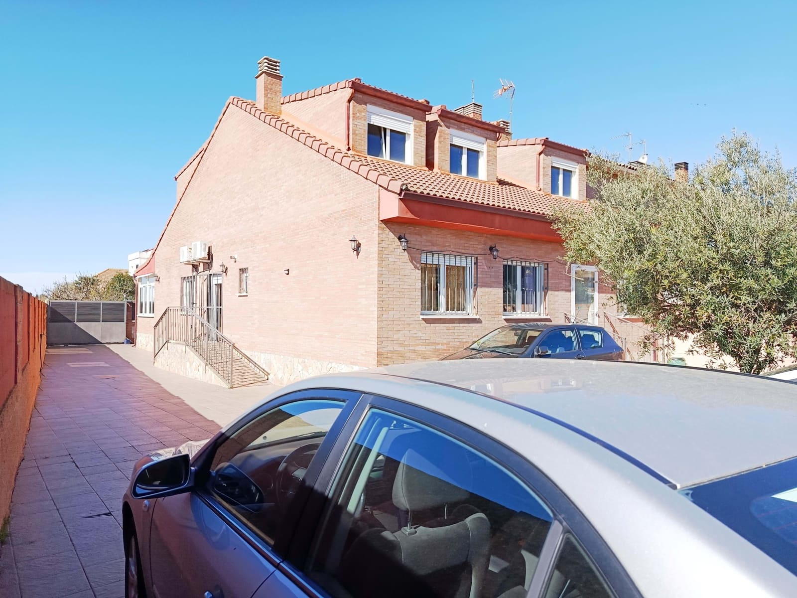 4 sypialnia Dom na sprzedaż w Miasto Madryt z garażem - 495 000 € (Ref: 9988615)