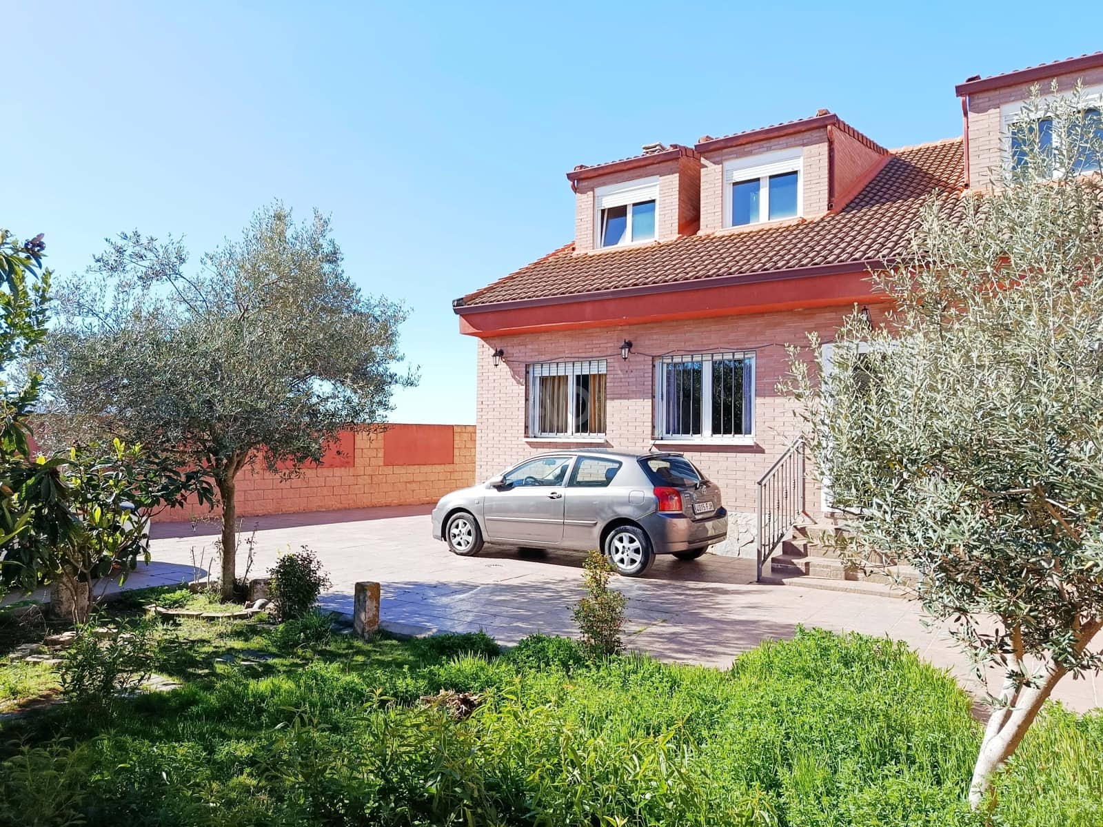 4 sypialnia Dom na sprzedaż w Miasto Madryt z garażem - 495 000 € (Ref: 9988615)
