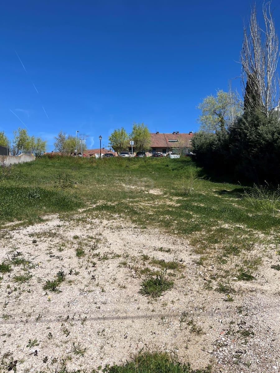 Tomt till salu i Madrid stad - 519 000 € (Ref: 9988617)