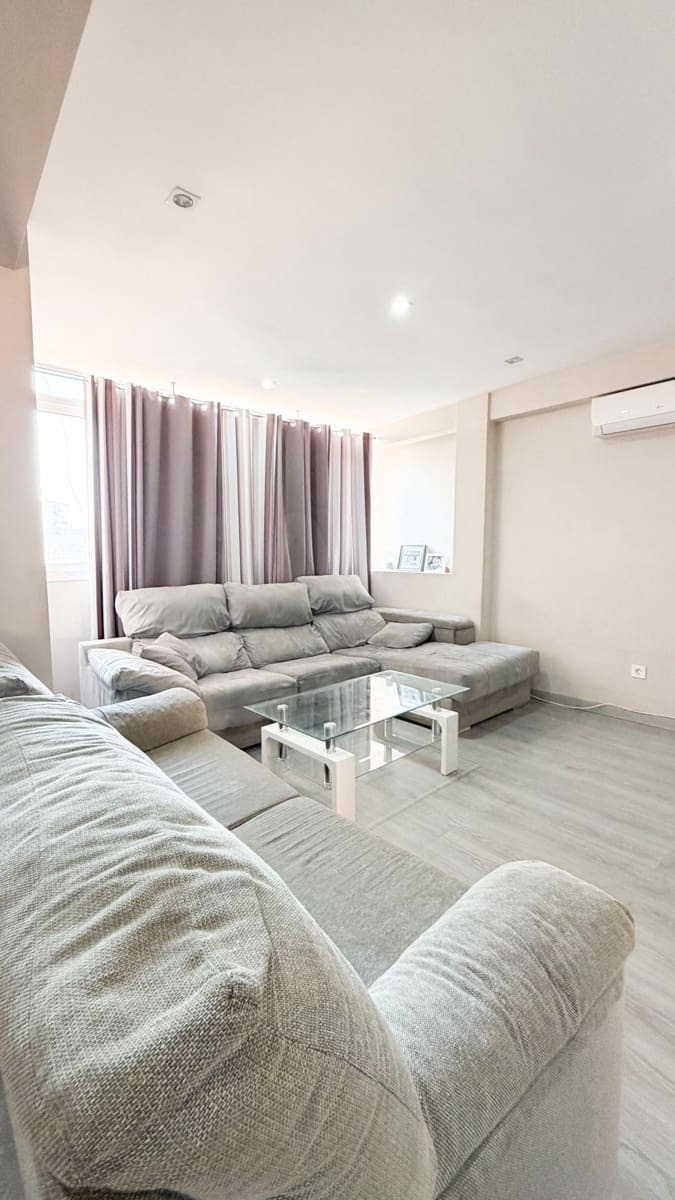 3 makuuhuone Huoneisto myytävänä paikassa Malaga kaupunki - 272 000 € (Ref: 9988624)