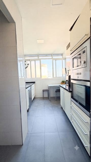 3 makuuhuone Huoneisto myytävänä paikassa Malaga kaupunki - 272 000 € (Ref: 9988624)