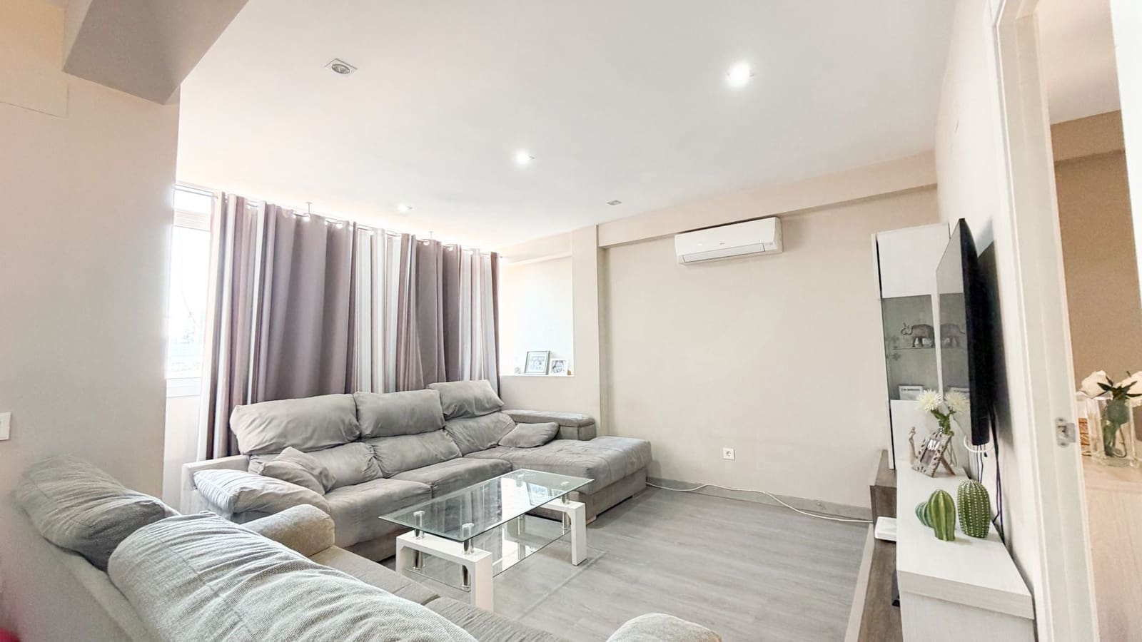 3 makuuhuone Huoneisto myytävänä paikassa Malaga kaupunki - 272 000 € (Ref: 9988624)