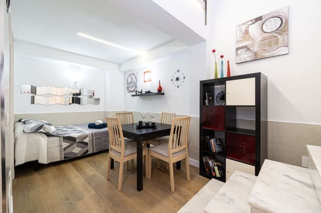 2 soveværelse Lejlighed til salg i Centro Historico, Málaga by - € 439.500 (Ref: 9988626)