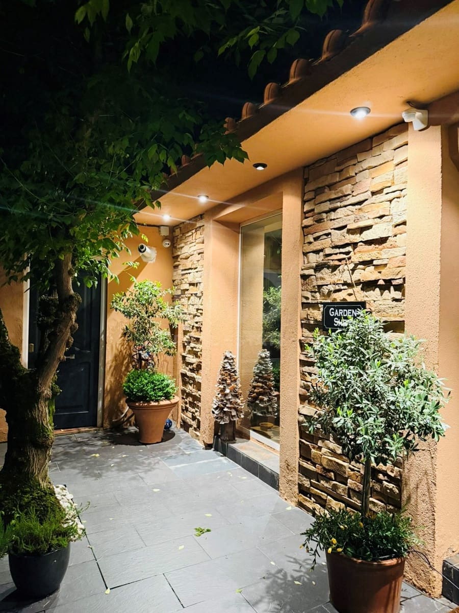 4 soveværelse Rækkehus til salg i Madrid by med swimmingpool - € 799.000 (Ref: 9988627)