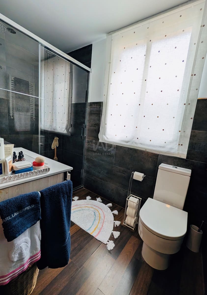 4 soveværelse Rækkehus til salg i Madrid by med swimmingpool - € 799.000 (Ref: 9988627)