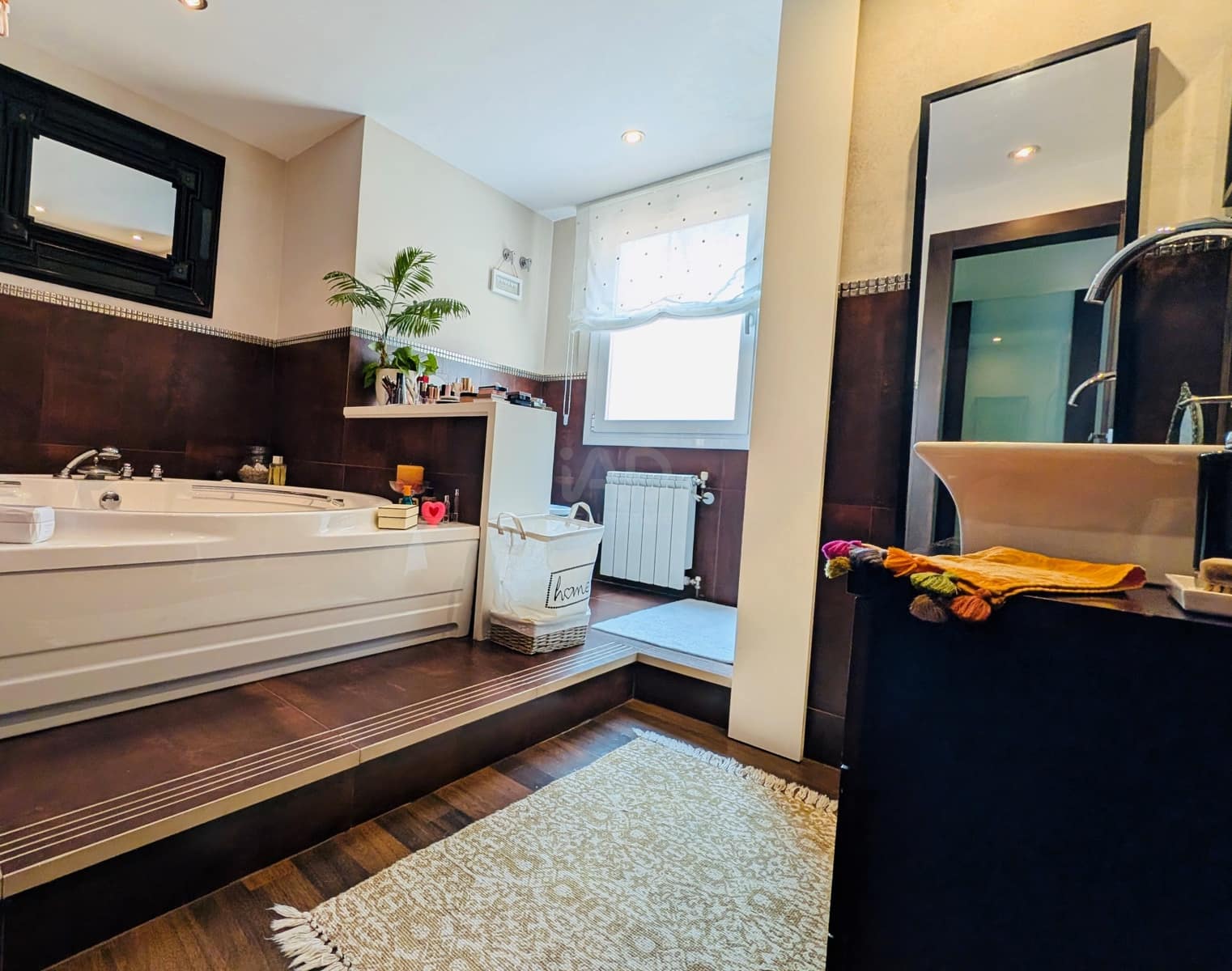 4 soveværelse Rækkehus til salg i Madrid by med swimmingpool - € 799.000 (Ref: 9988627)