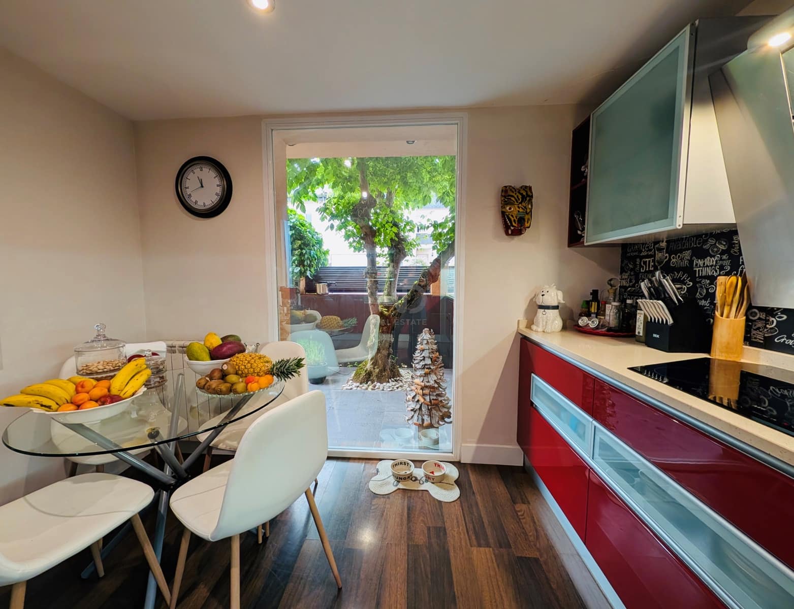 4 soveværelse Rækkehus til salg i Madrid by med swimmingpool - € 799.000 (Ref: 9988627)