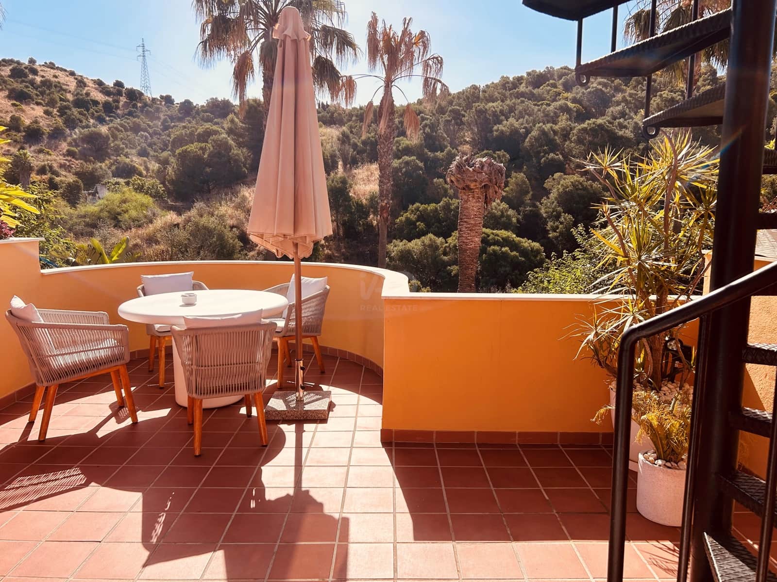2 chambre Penthouse à vendre à Marbella avec piscine - 450 000 € (Ref: 9988636)