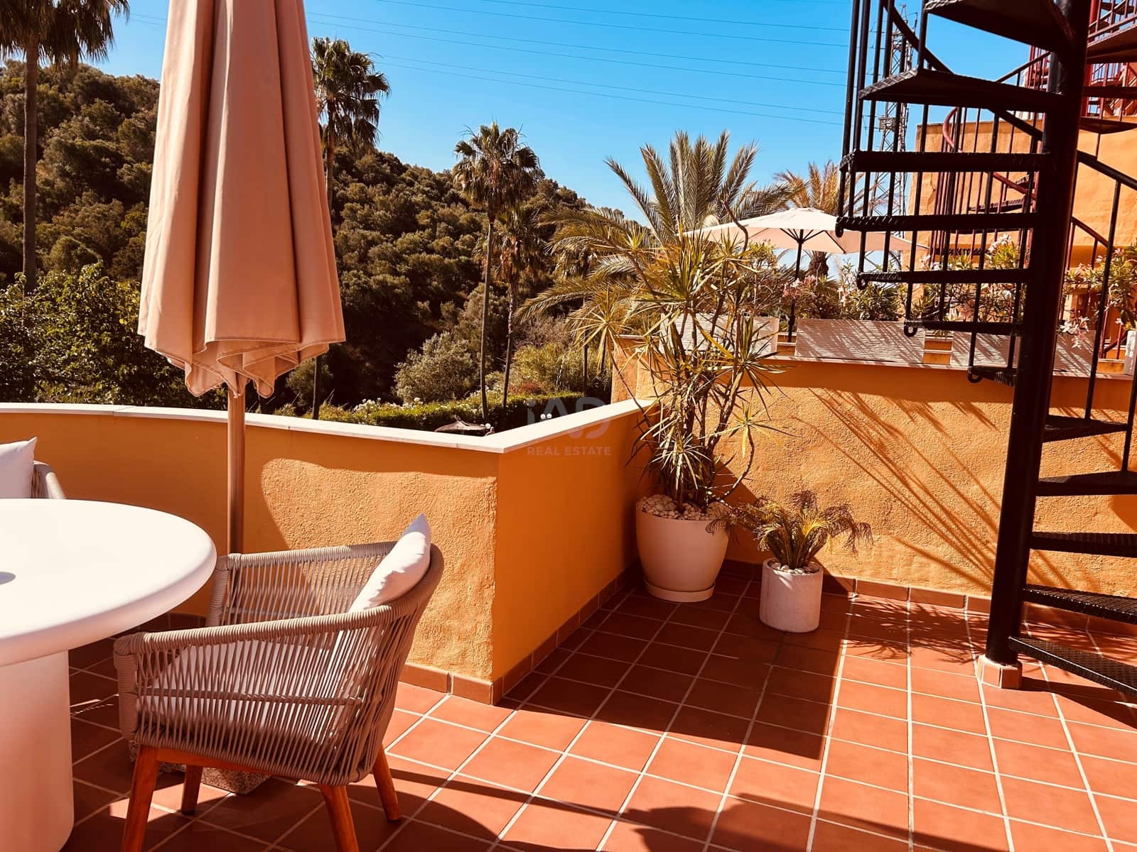 2 chambre Penthouse à vendre à Marbella avec piscine - 450 000 € (Ref: 9988636)
