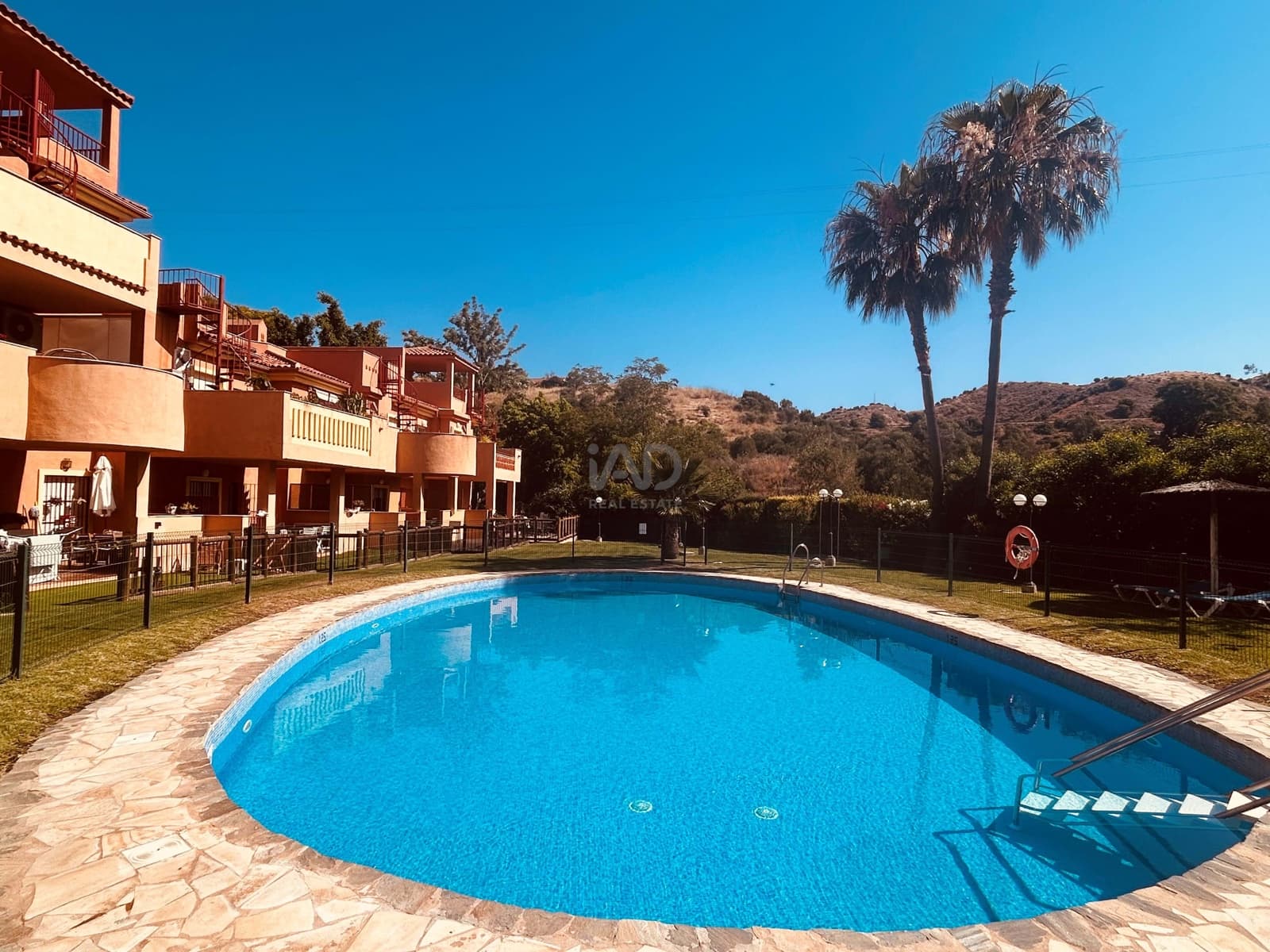 2 chambre Penthouse à vendre à Marbella avec piscine - 450 000 € (Ref: 9988636)