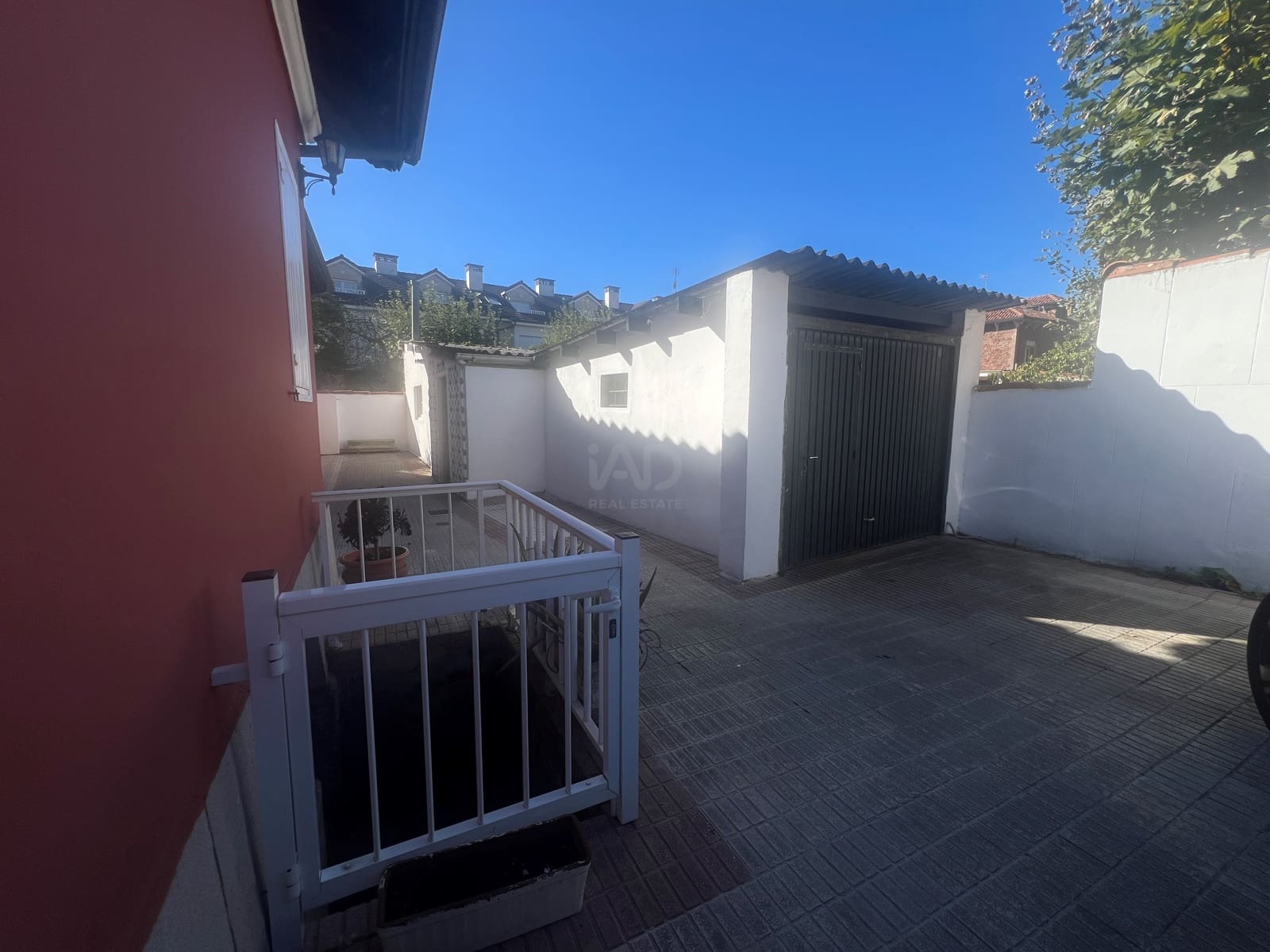 4 bedroom Villa for sale in Salinas - € 1,150,000 (Ref: 9988637)