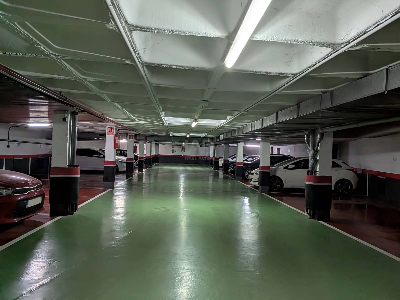 Garage til salg i Madrid by - € 18.900 (Ref: 9988638)