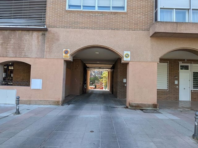 Garage til salg i Madrid by - € 18.900 (Ref: 9988638)