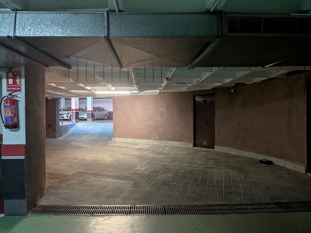 Garage til salg i Madrid by - € 18.900 (Ref: 9988638)