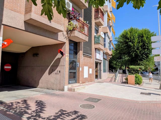 Garage til salg i Madrid by - € 18.900 (Ref: 9988638)