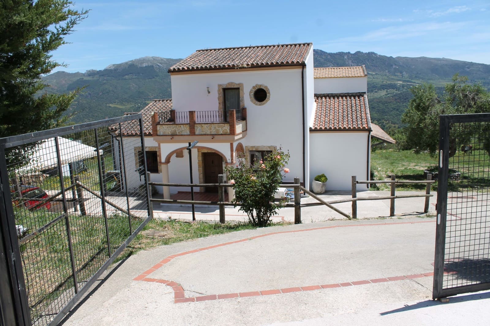 4 sypialnia Willa na sprzedaż w Cortes de la Frontera z basenem - 585 000 € (Ref: 9988639)