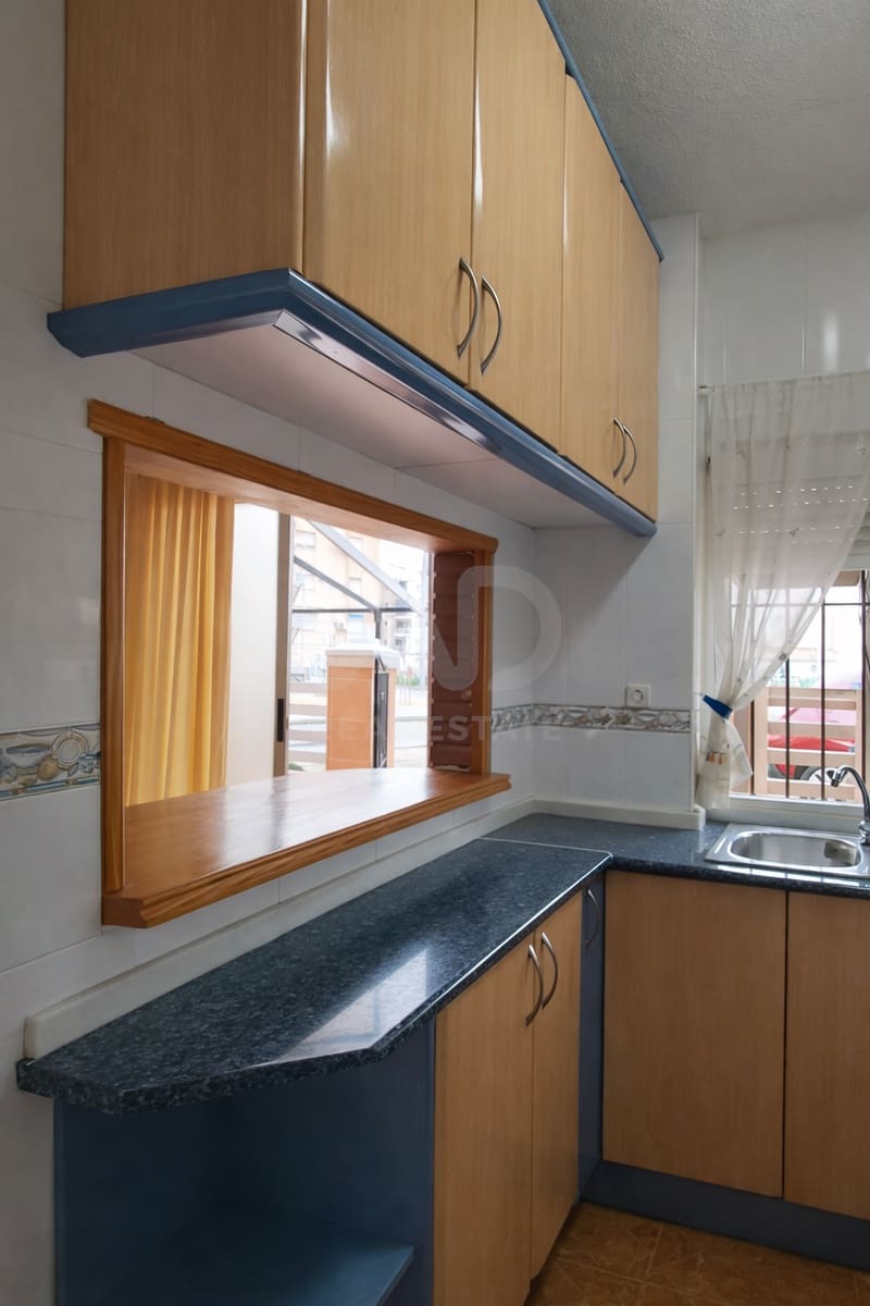 Huoneisto myytävänä paikassa Los Urrutias - 99 900 € (Ref: 9988640)