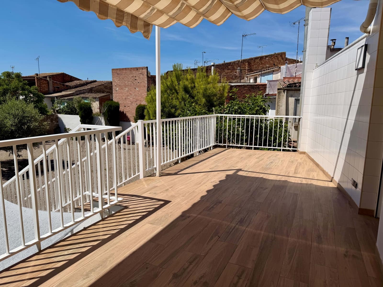 4 soveværelse Byhus til salg i Lleida by med garage - € 293.000 (Ref: 9988642)