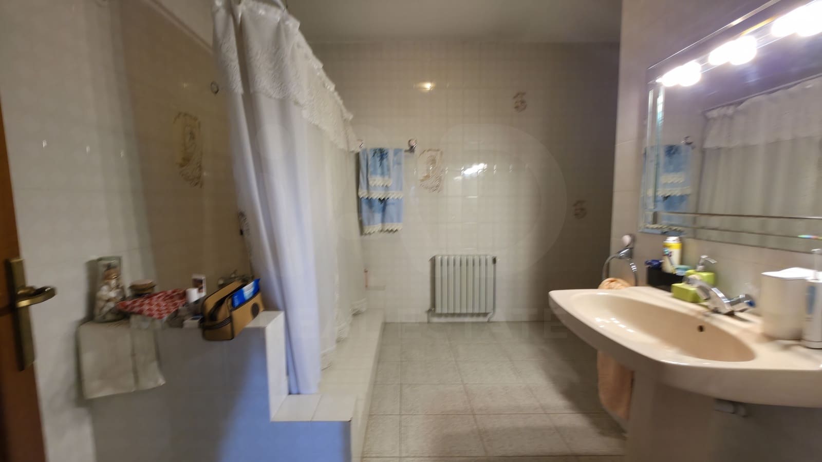 5 sypialnia Finka/Dom wiejski na sprzedaż w Miasto Lleida z garażem - 500 000 € (Ref: 9988646)